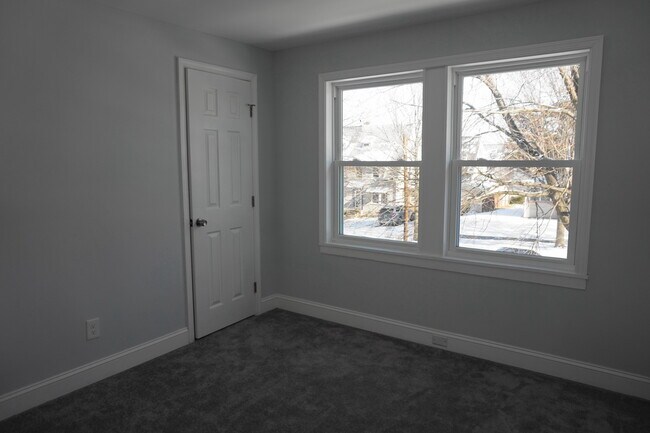 Building Photo - Completely Renovated 3 Bedroom w/ Garage i...