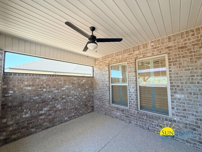 Building Photo - Custom-crafted details shine throughout this stunning 3-bedroom home in Magnolia at the Bluffs in...