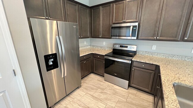 Building Photo - Beautiful 3 Bedroom Palm Bay Home with Upgrades & No Water Bill!