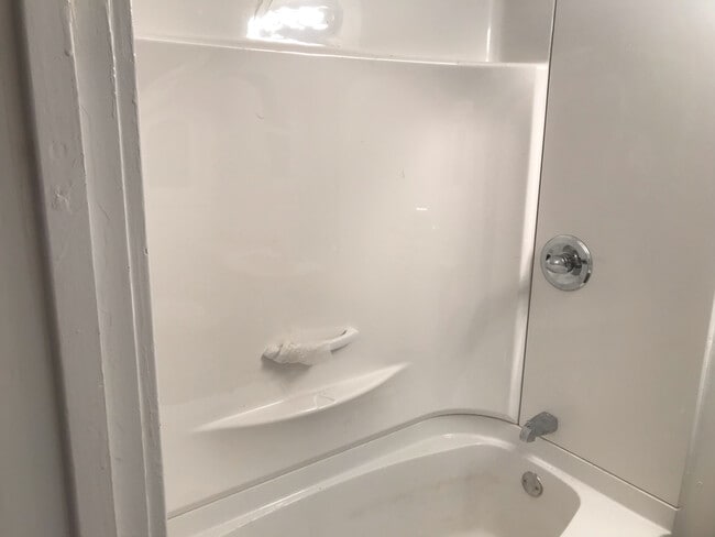 Building Photo - 566 E Sebewaing St