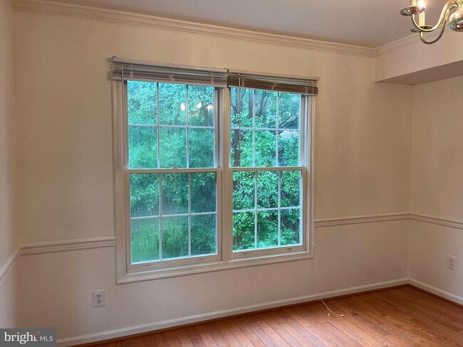 Building Photo - 5144 Woodfield Dr