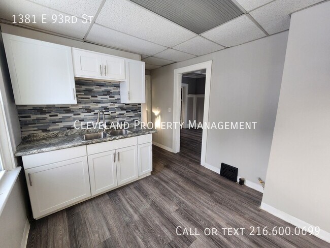 Building Photo - 1381 E 93rd St