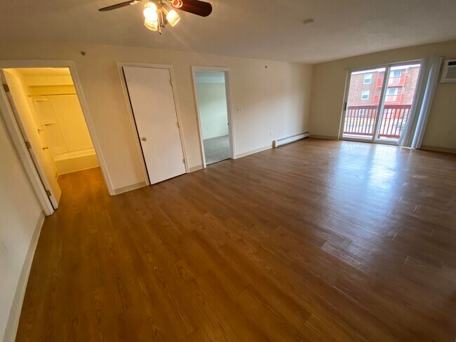 Building Photo - 96 Powers St