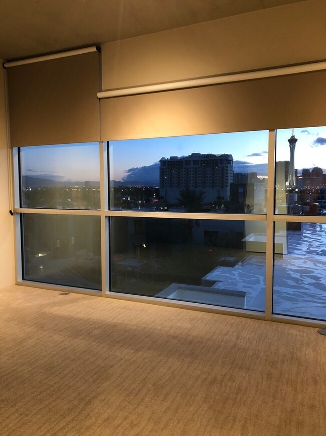 Building Photo - Gorgeous Juhl Unit For Lease