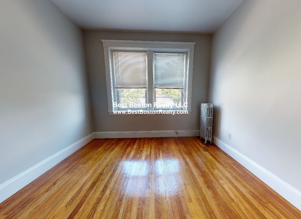 Building Photo - 11 Gray St