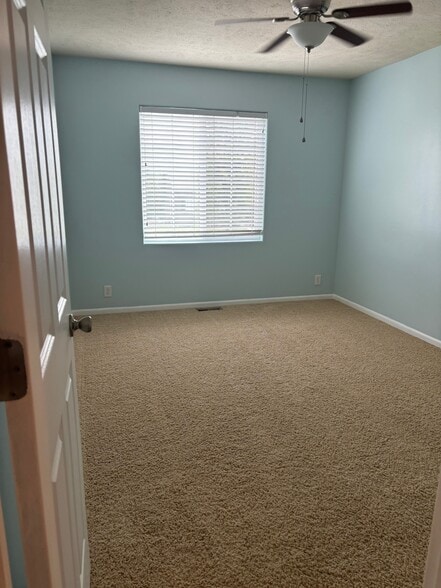 Building Photo - 817 Lake Vista Dr