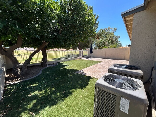 Building Photo - 7511 W Kimberly Way
