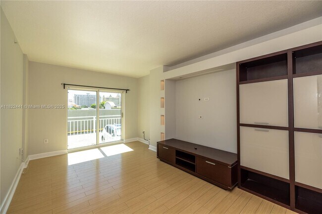 Building Photo - 50 Menores Ave