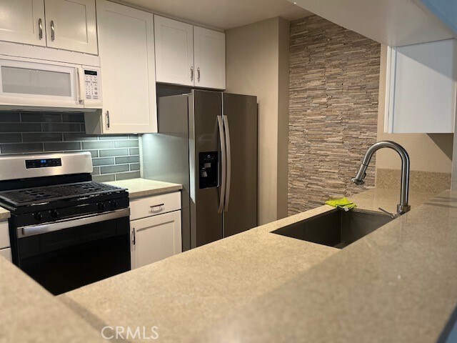 Building Photo - 74606 Driftwood Dr