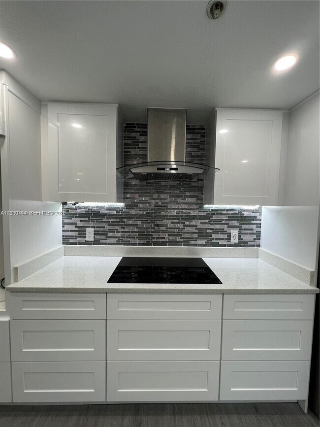 Building Photo - 500 NE 29th St