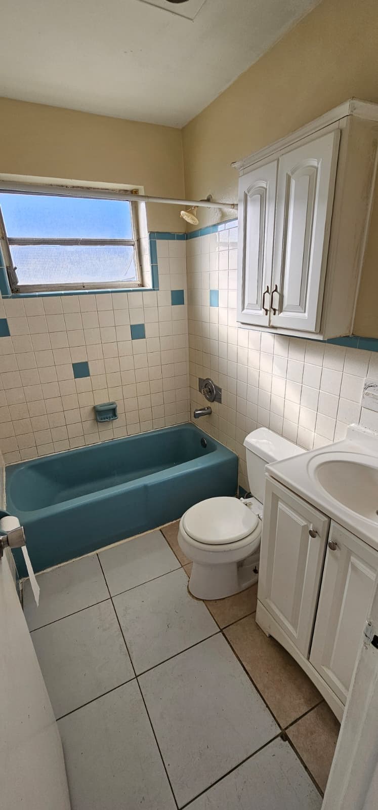 Building Photo - 4117 SW 24th St