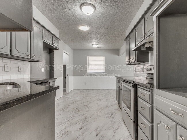 Building Photo - 7505 NW 29th St