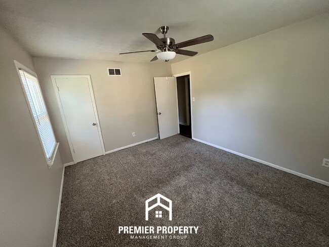 Building Photo - Charming 3BR/1BA Memphis Rental with Hardwood Floors & Open Kitchen!