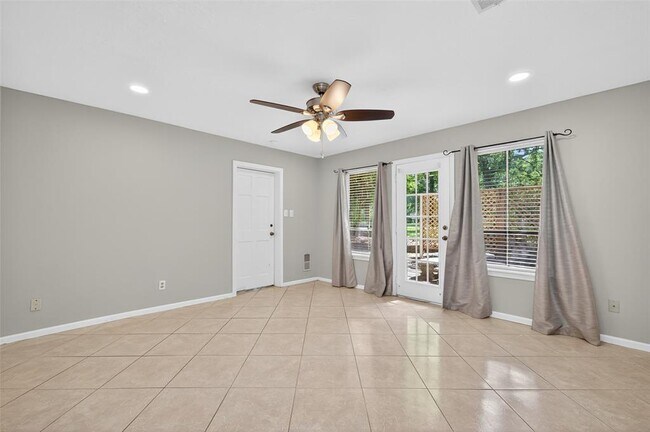 Building Photo - 663 Ravensworth Dr