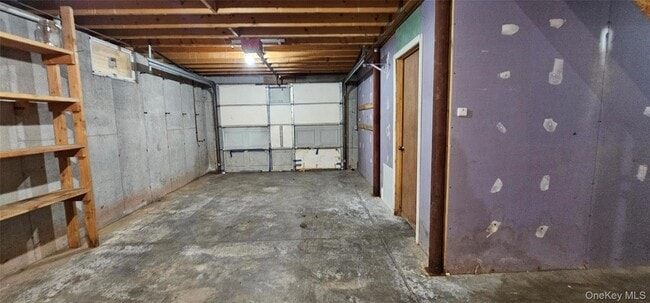 Building Photo - 323 Cushetunk Dr
