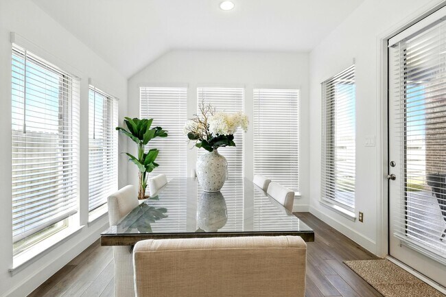 Building Photo - 5014 Mulberry Shrubs Ln