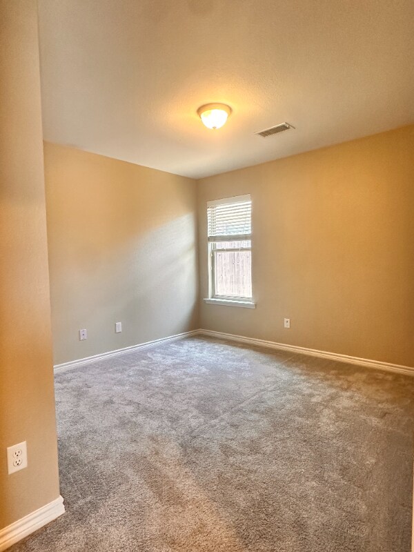 Building Photo - 5205 Graceland Dr
