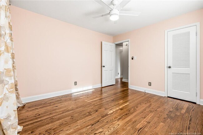 Building Photo - 325 Northview Dr