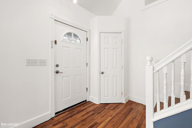 Building Photo - 7618 Sylvan St