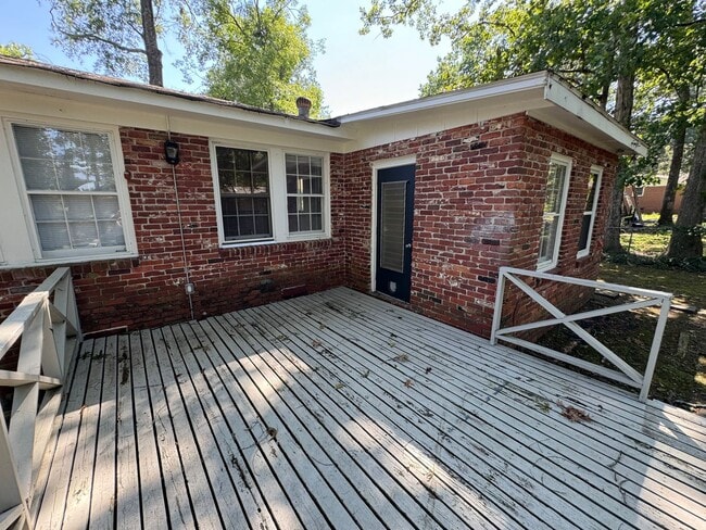 Building Photo - 2/2 Charming House in Garden Lakes $1,296