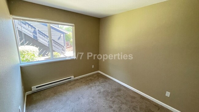 Building Photo - Beautiful 2 BD | 2 BA Condo w/ Amenities- Murrayhill!