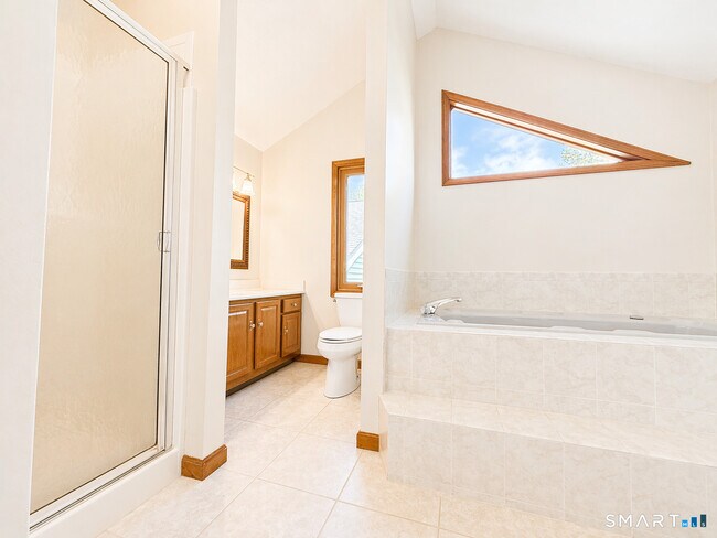 Building Photo - 504 Sandstone Dr