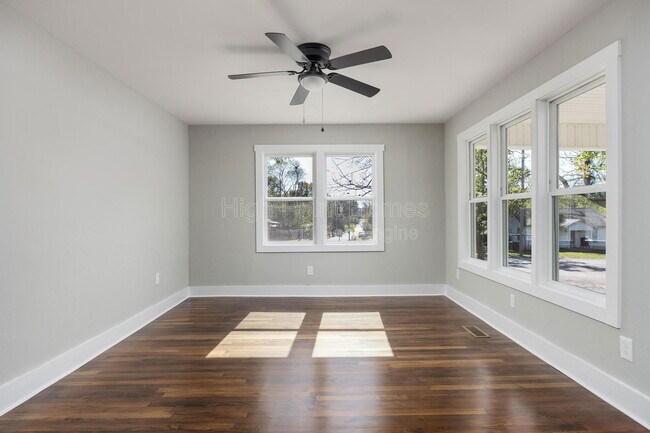 Building Photo - 1201 E 32nd St