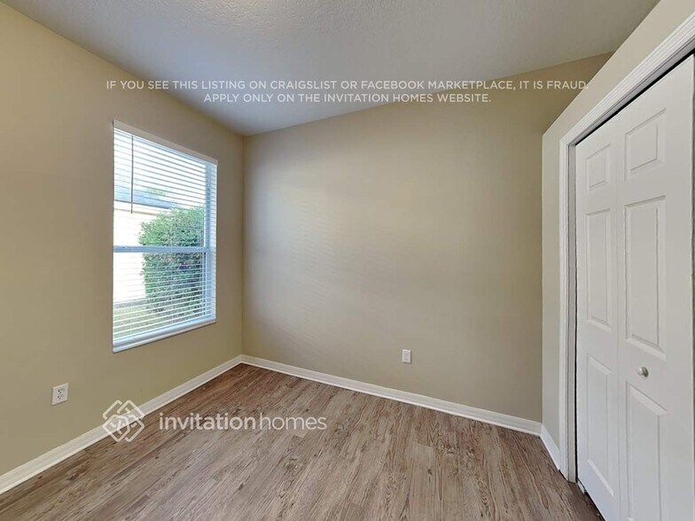 Building Photo - 12423 25th Ct E