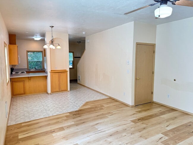 Building Photo - 1547 Lincoln St
