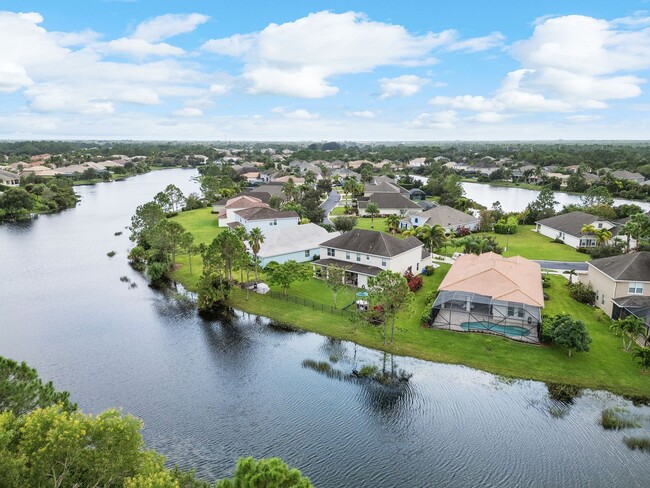 Building Photo - 4/2 Copperleaf POOL home in Palm City!!