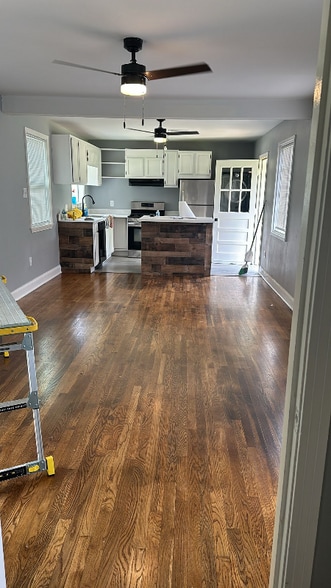 Building Photo - 4161 Dunn Ave