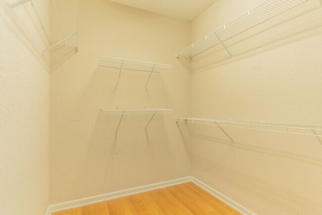 Building Photo - 10 Lindura Ln