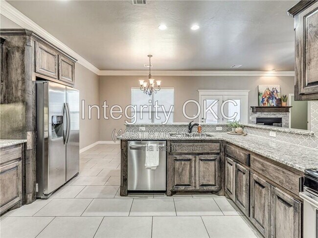 Building Photo - 16012 Redstem Wy