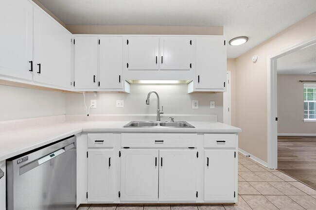 Building Photo - 91 Cedar Beach Cove