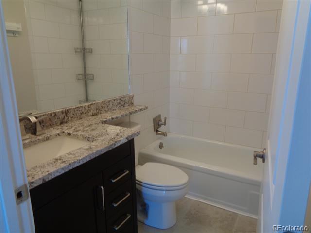 Building Photo - 9235 Clermont Dr