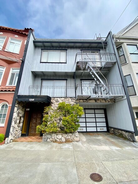 Building Photo - 128 Parker Ave