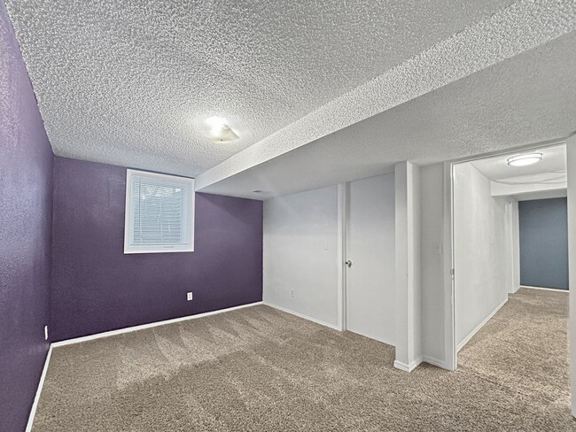 Building Photo - $0 DEPOSIT OPTION. SPACIOUS 4-BEDROOM, 2-B...