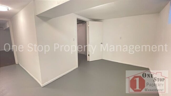 Building Photo - Beautifully Remodeled 2-bedroom, 1-bath ho...