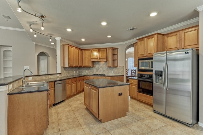 Building Photo - 30 Desert Rose Pl
