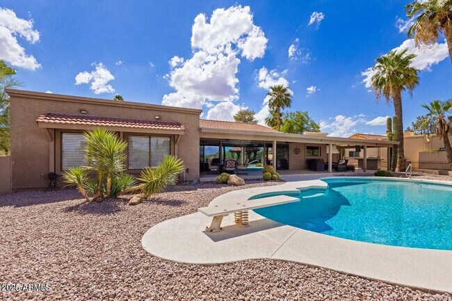 Building Photo - 10626 N Indian Wells Dr