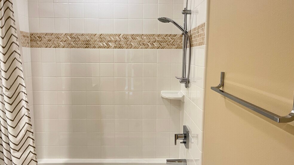 Building Photo - 155 Bishop Lndg