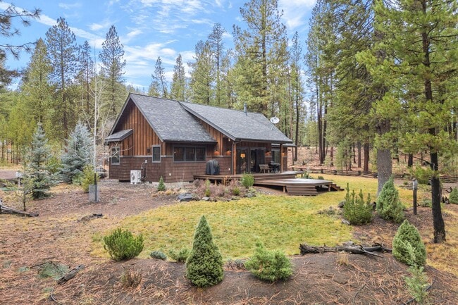 Building Photo - Unfurnished Peaceful River Retreat – Moder...