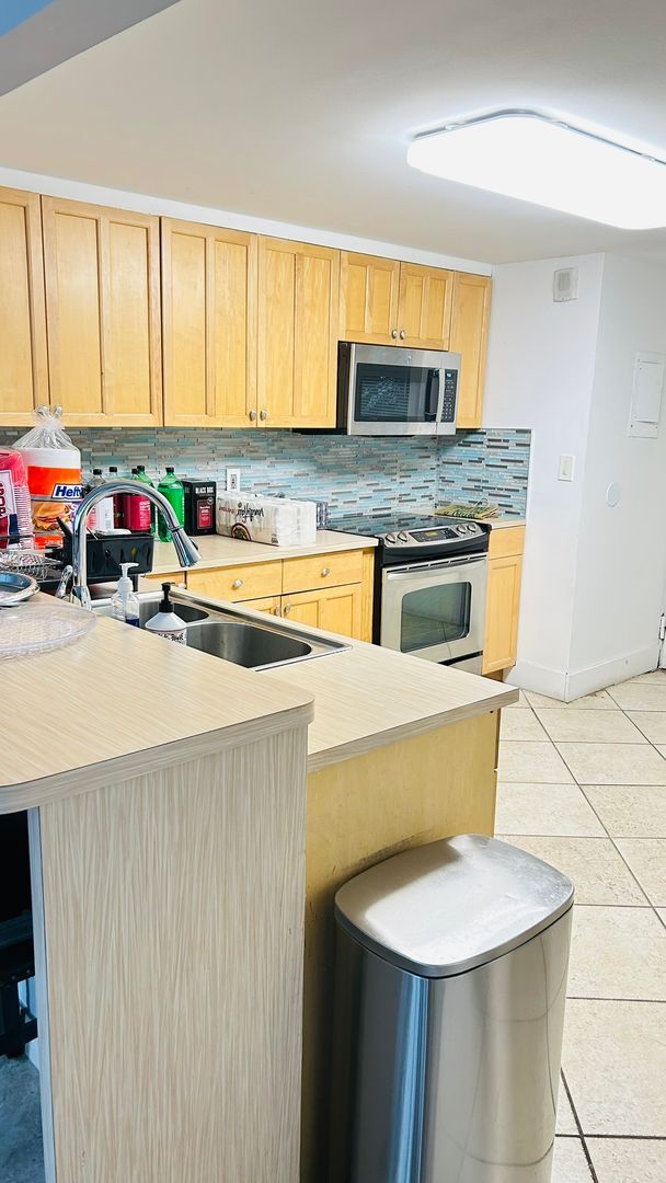 Building Photo - Stunning Waterfront One-Bedroom Apartment with Spectacular Views!