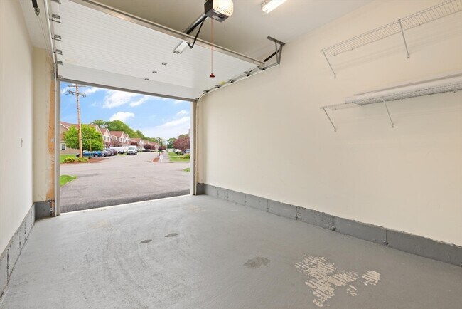 Building Photo - 70 Endicott St