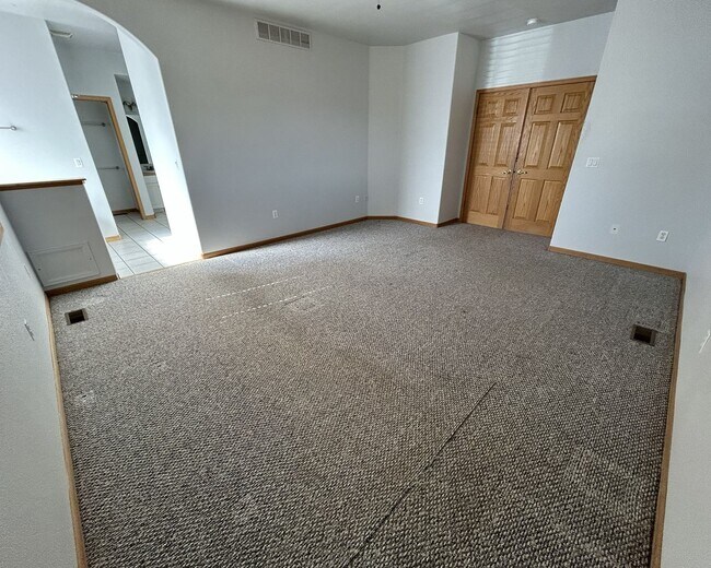 Building Photo - Room to Roam – Stunning Home on 2.4 Acres