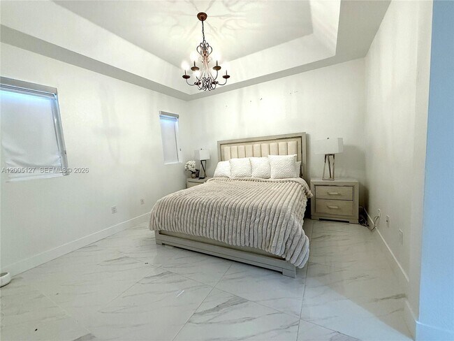 Building Photo - 758 NE 34th Ave