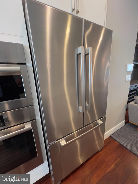 Building Photo - 423 Wallace St