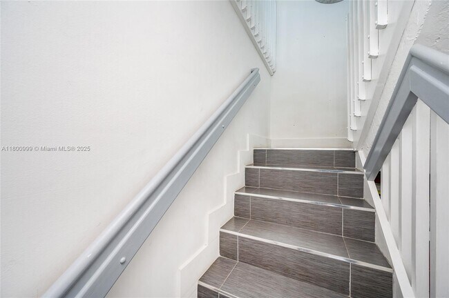 Building Photo - 9647 SW 138th Ave