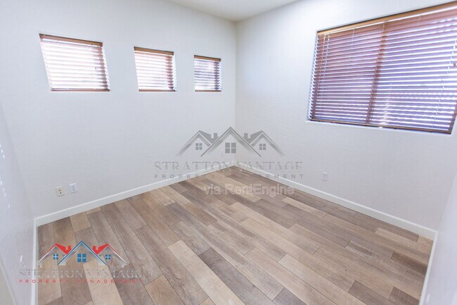 Building Photo - 14616 W Windward Ave