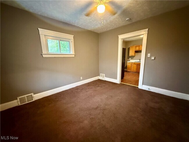 Building Photo - 9801 Raymond Ave